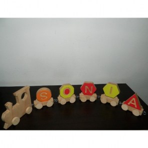 tren-din-lemn-personalizat-cu-numele-copilului-5 litere