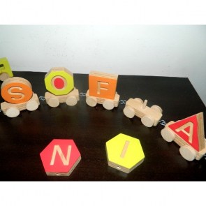 tren-din-lemn-personalizat-cu-numele-copilului-5 litere