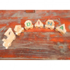 tren-din-lemn-personalizat-cu-numele-copilului-5 litere